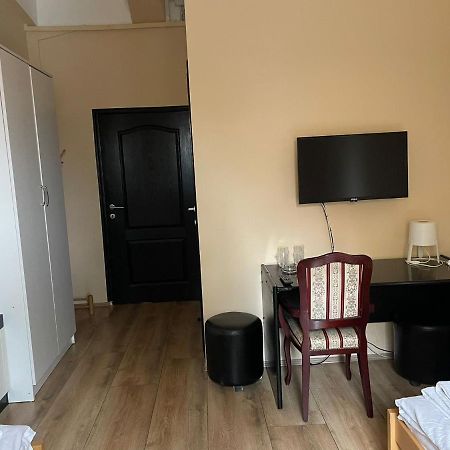 Dnd-X Hotell Pančevo Eksteriør bilde