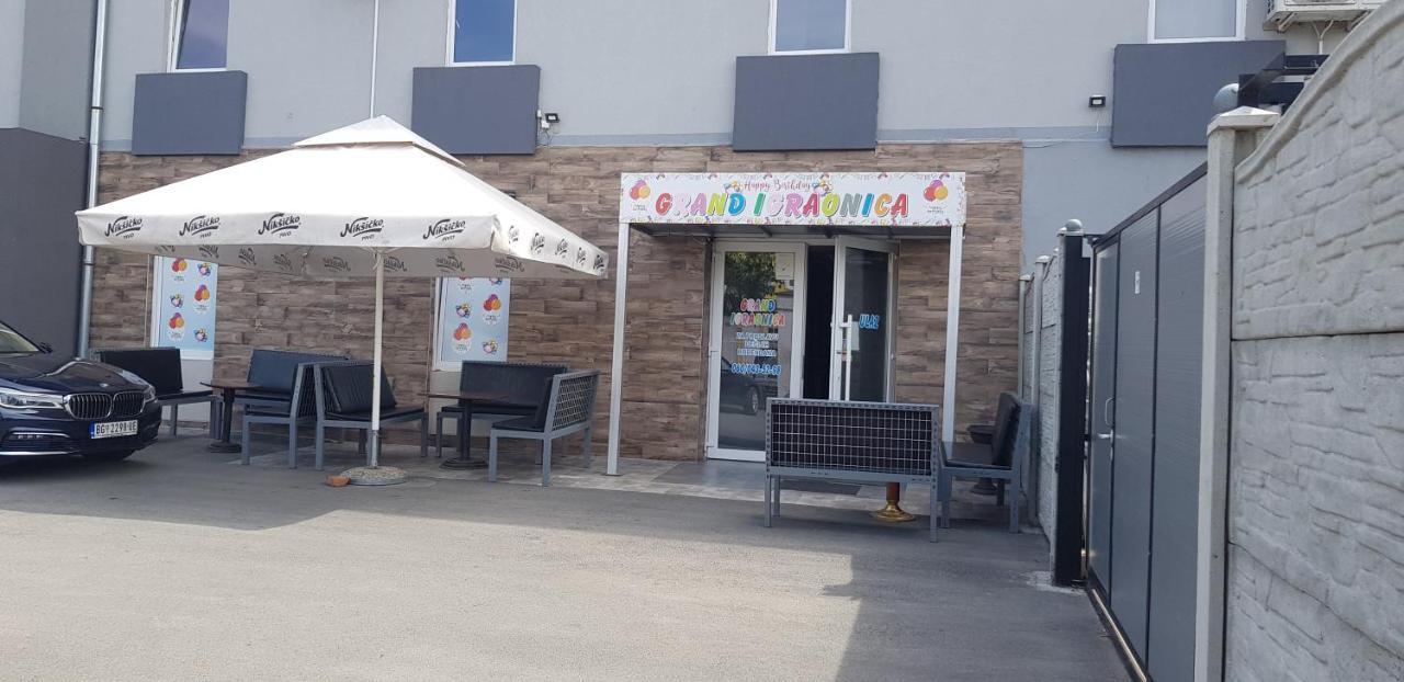 Dnd-X Hotell Pančevo Eksteriør bilde