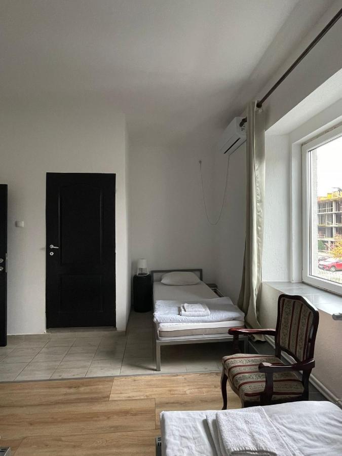 Dnd-X Hotell Pančevo Eksteriør bilde