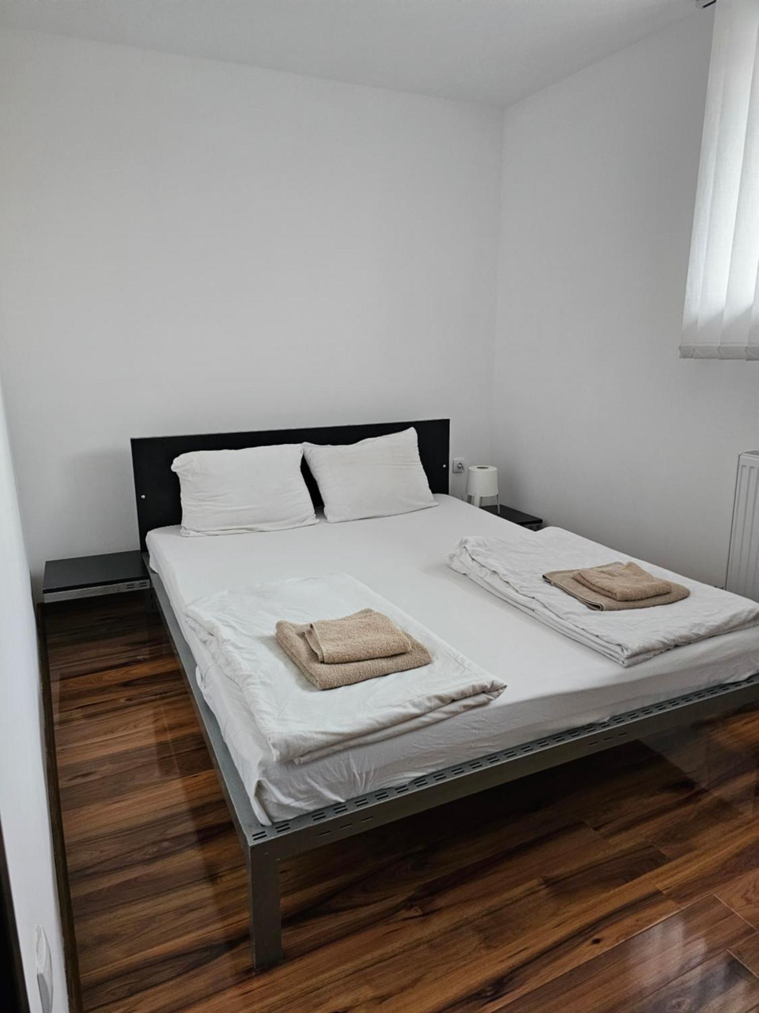 Dnd-X Hotell Pančevo Eksteriør bilde