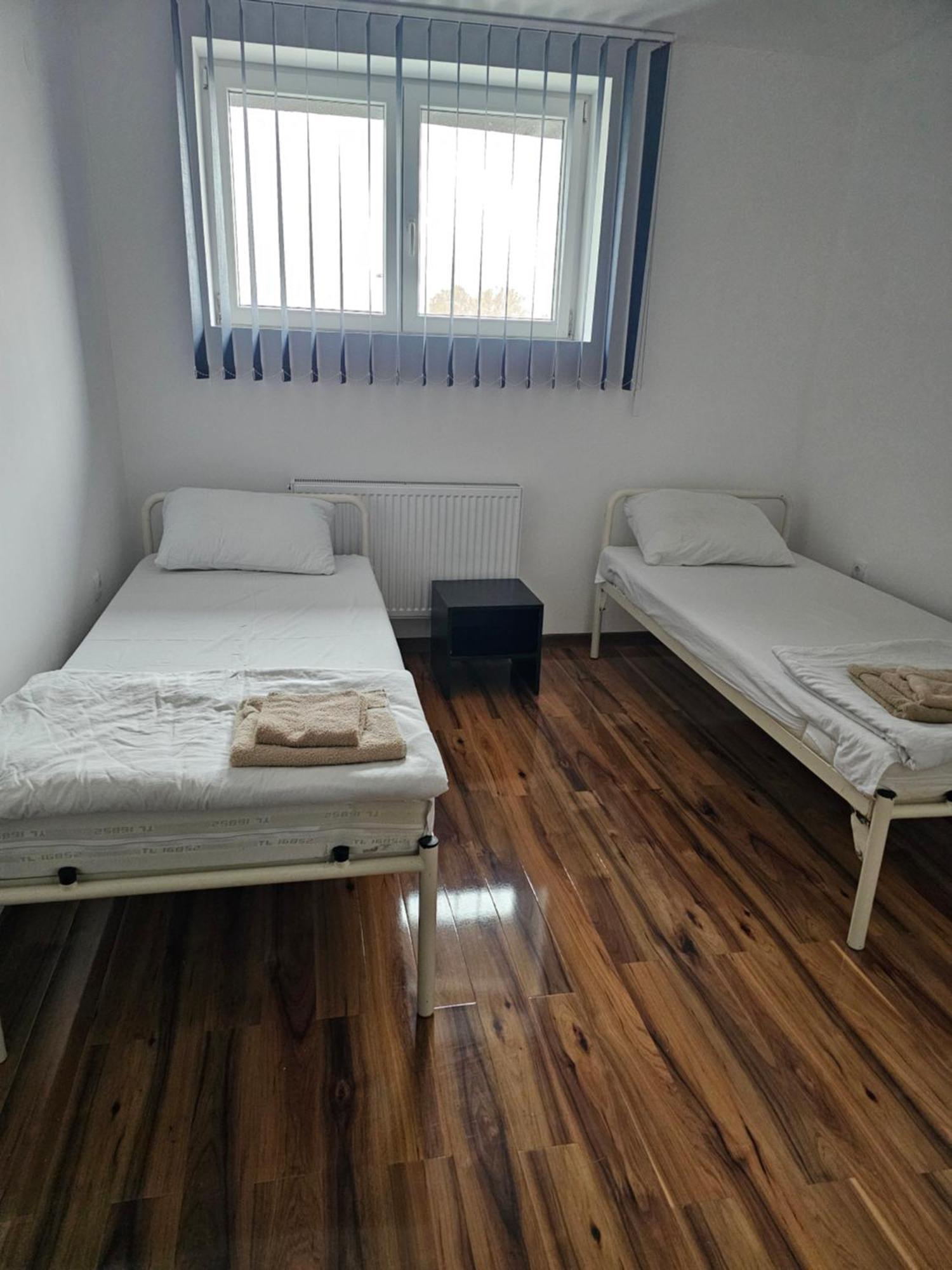Dnd-X Hotell Pančevo Eksteriør bilde