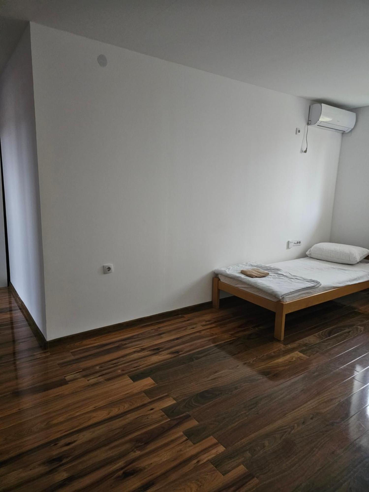 Dnd-X Hotell Pančevo Eksteriør bilde