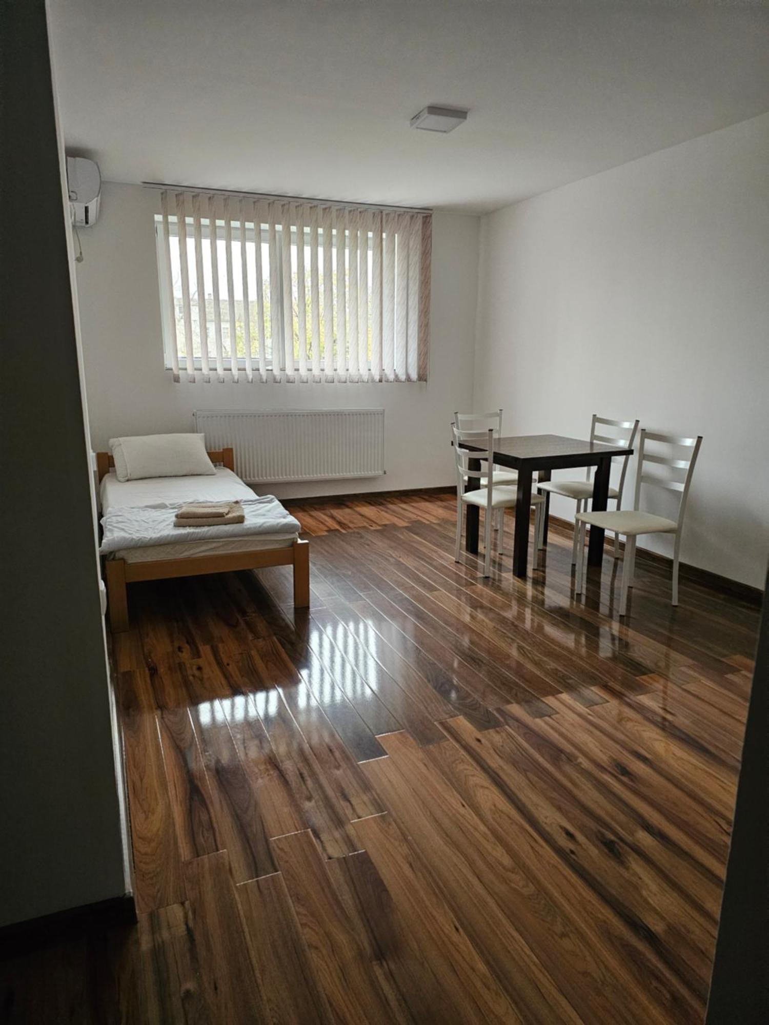Dnd-X Hotell Pančevo Eksteriør bilde