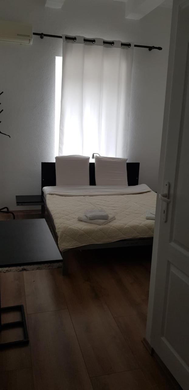 Dnd-X Hotell Pančevo Eksteriør bilde