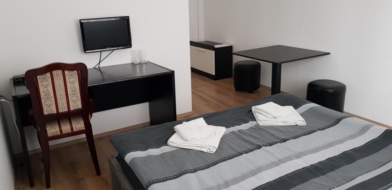 Dnd-X Hotell Pančevo Eksteriør bilde