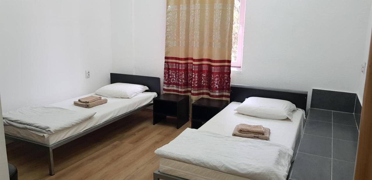 Dnd-X Hotell Pančevo Eksteriør bilde
